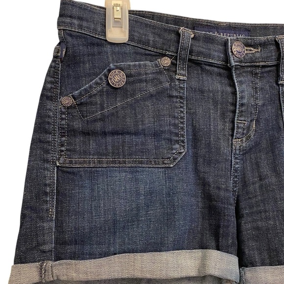 ROCK & REPUBLIC Stinger Women's size 8 denim low rise raw hem cuffed hem shorts - Picture 2 of 8